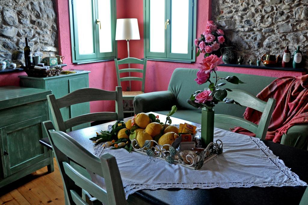 Ca Dei Conti Βίλα San Bartolomeo Al Mare Δωμάτιο φωτογραφία